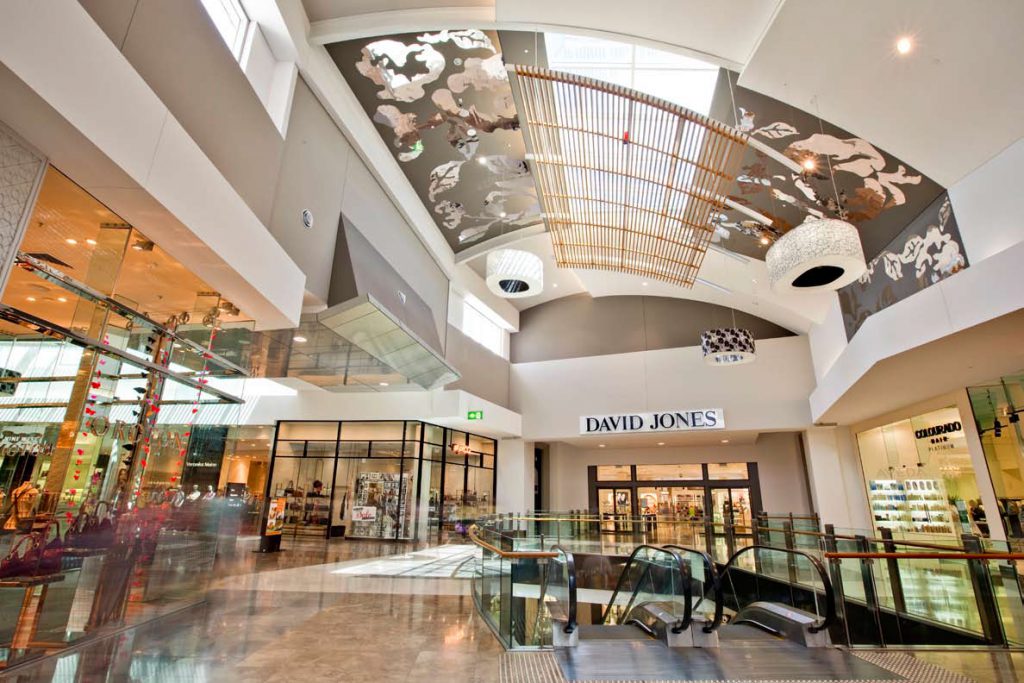 Trung tâm thương mại sử dụng ánh sáng cục bộ